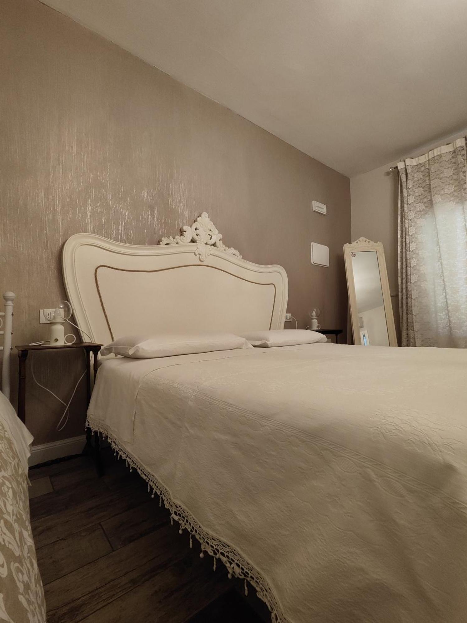 לינה וארוחת בוקר מונטיקיארי Garda Relais Antica Romelia מראה חיצוני תמונה
