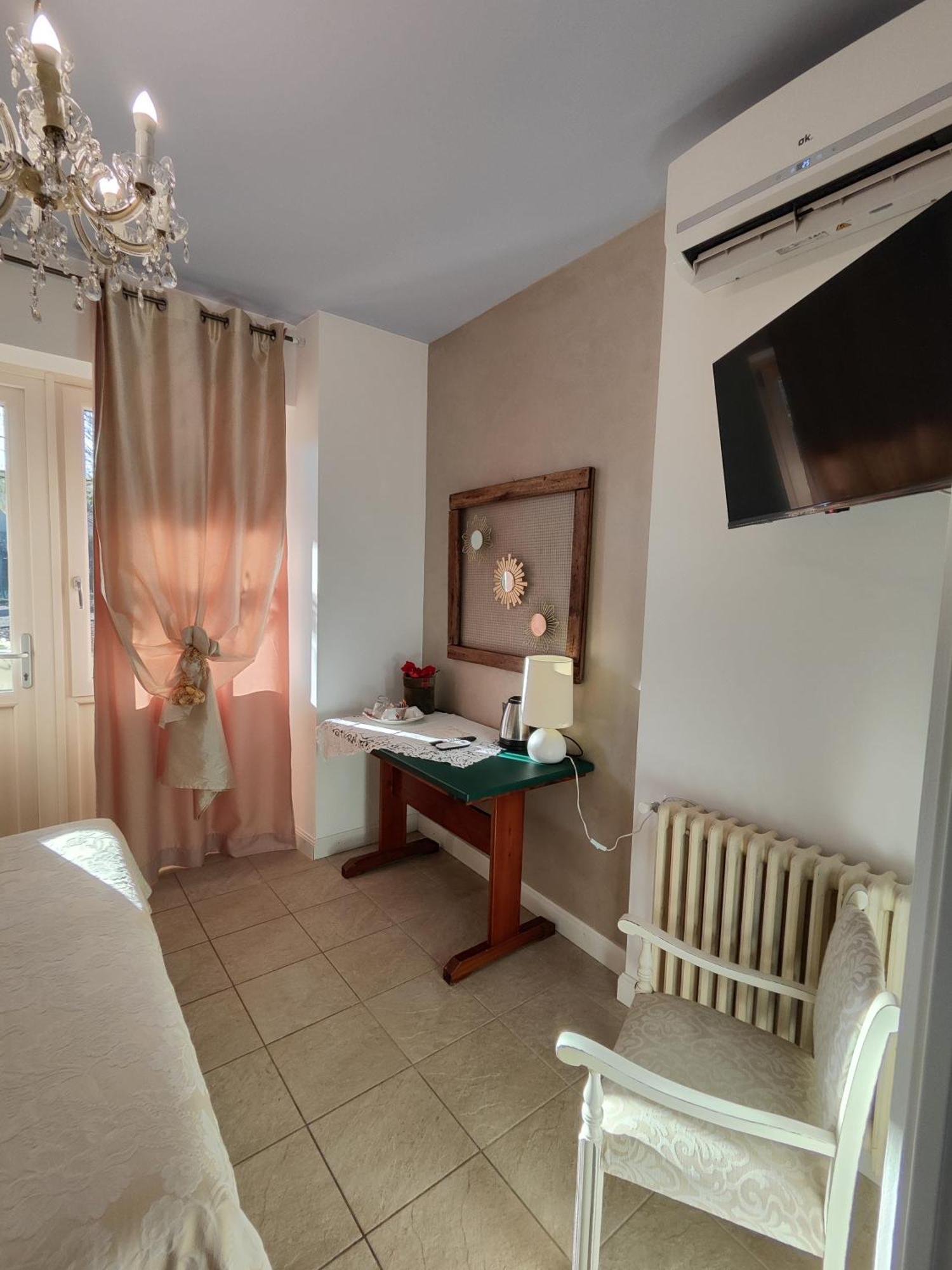 לינה וארוחת בוקר מונטיקיארי Garda Relais Antica Romelia מראה חיצוני תמונה