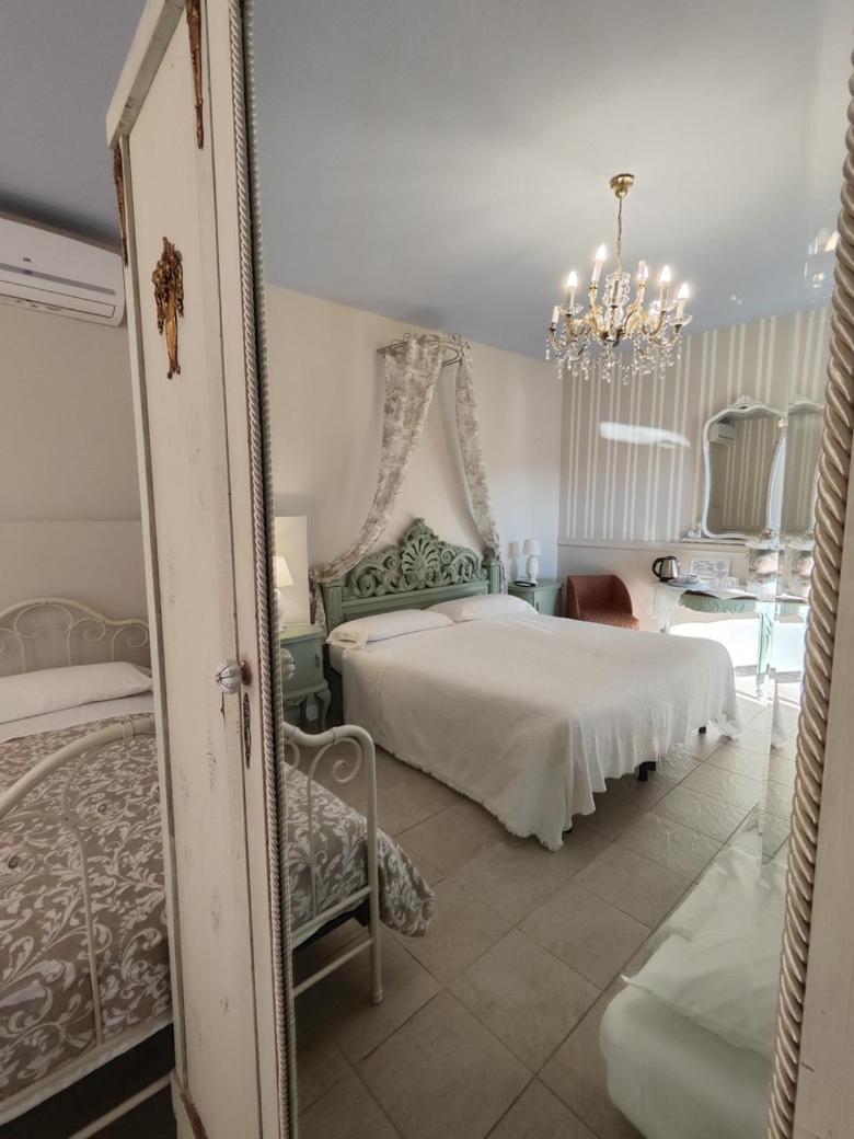 לינה וארוחת בוקר מונטיקיארי Garda Relais Antica Romelia מראה חיצוני תמונה