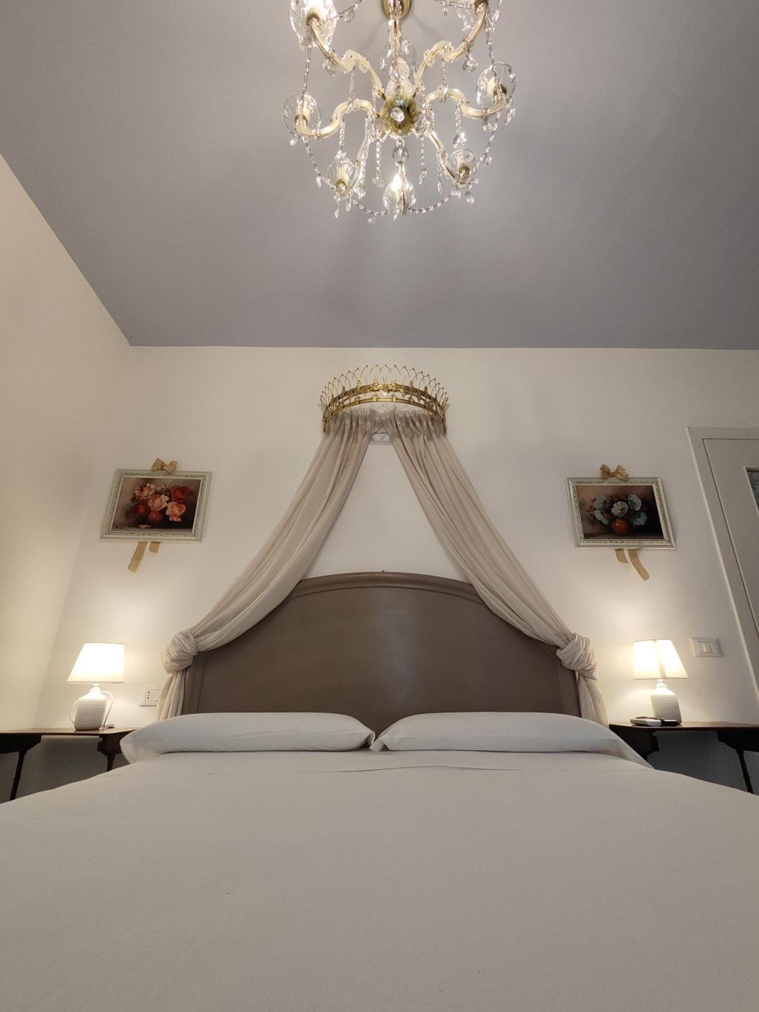 לינה וארוחת בוקר מונטיקיארי Garda Relais Antica Romelia מראה חיצוני תמונה