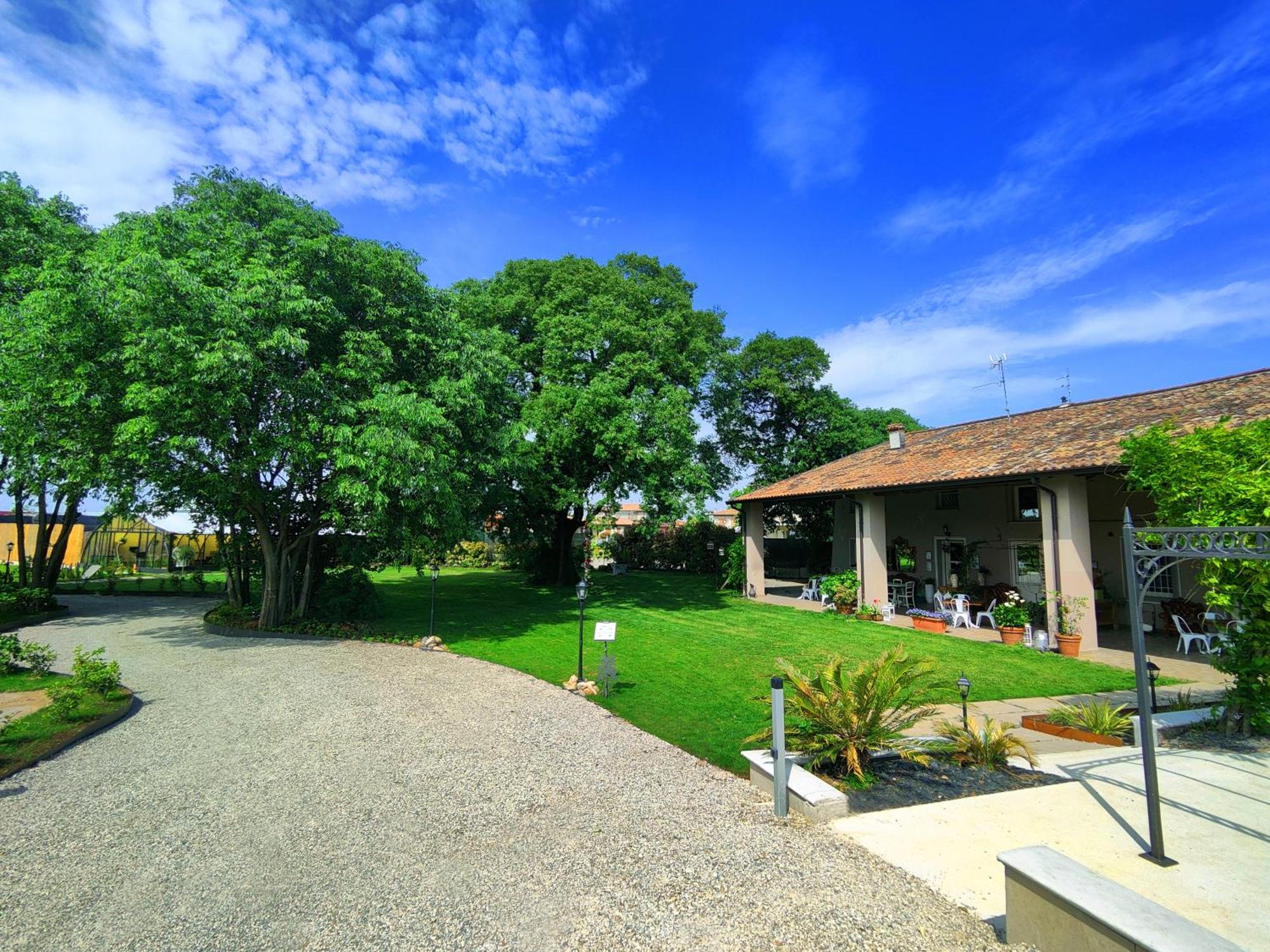 לינה וארוחת בוקר מונטיקיארי Garda Relais Antica Romelia מראה חיצוני תמונה